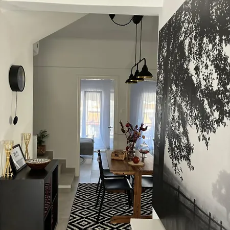 Downtown - Premium * Kamena Vourla