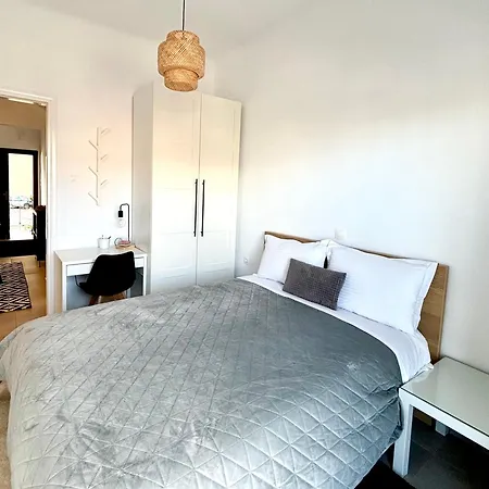 Downtown - Premium Kamena Vourla